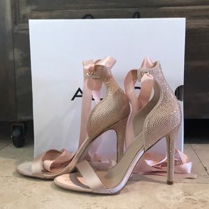 GORGEOUS Aldo Pink/Rose Gold Heels Size 8